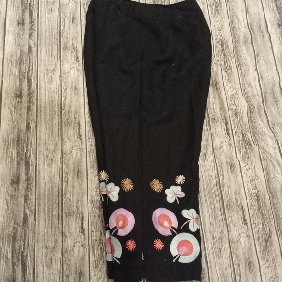 Larry Levine Capri pants (B10) - Picture 3 of 4